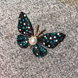 Elegant Vintage Butterfly Brooch with Pearl Accent